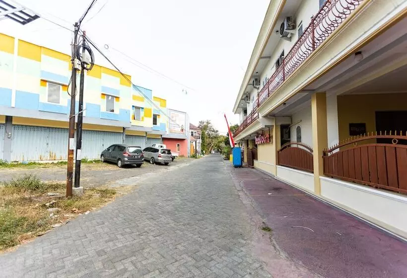 Hotel Reddoorz @ Danau Bratan