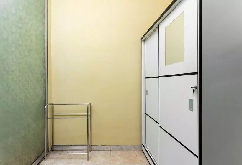 Hotel Reddoorz @ Danau Bratan