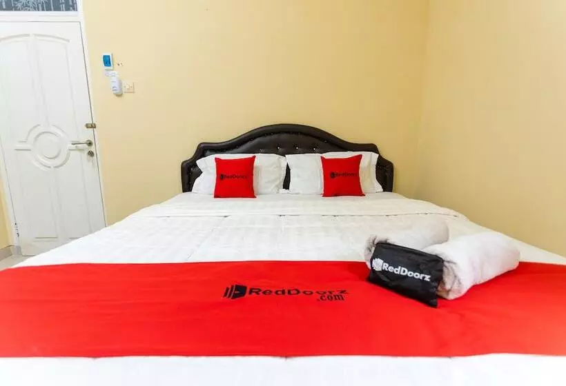 Hotel Reddoorz @ Danau Bratan