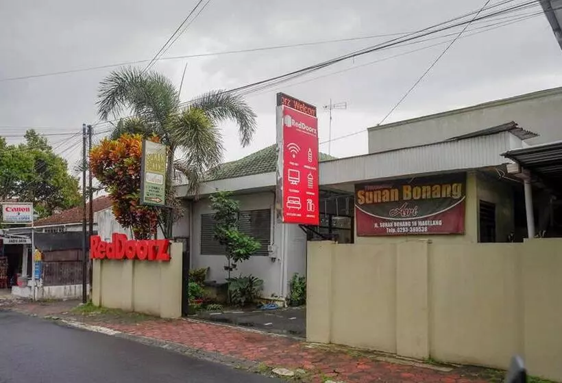 Hotelli Reddoorz Syariah @ Sunan Bonang Magelang