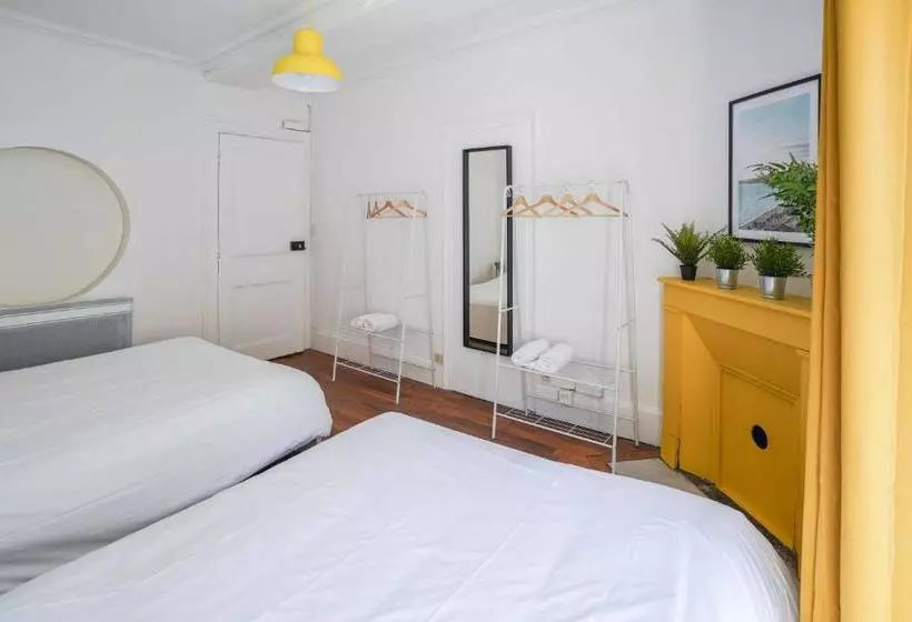 Nocnoc   La Comédie