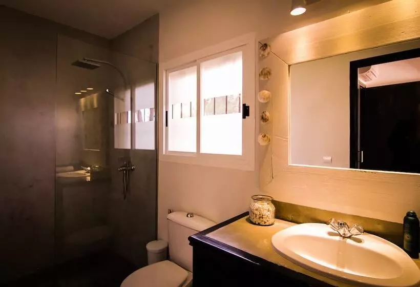 Villa The Rock Legends