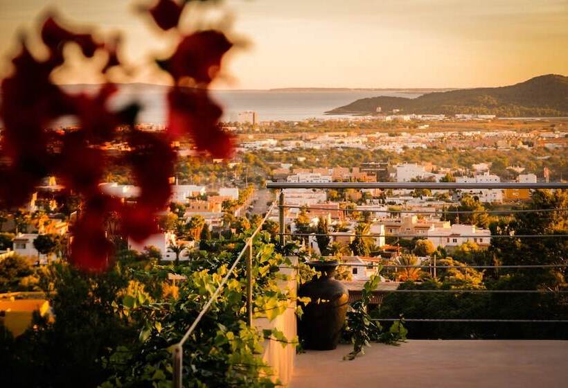 Villa The Rock Legends