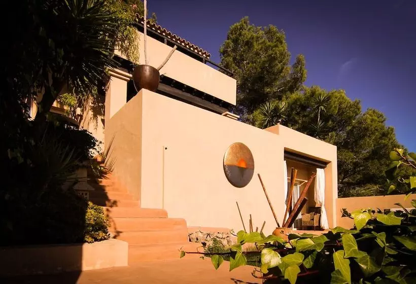 Villa The Rock Legends