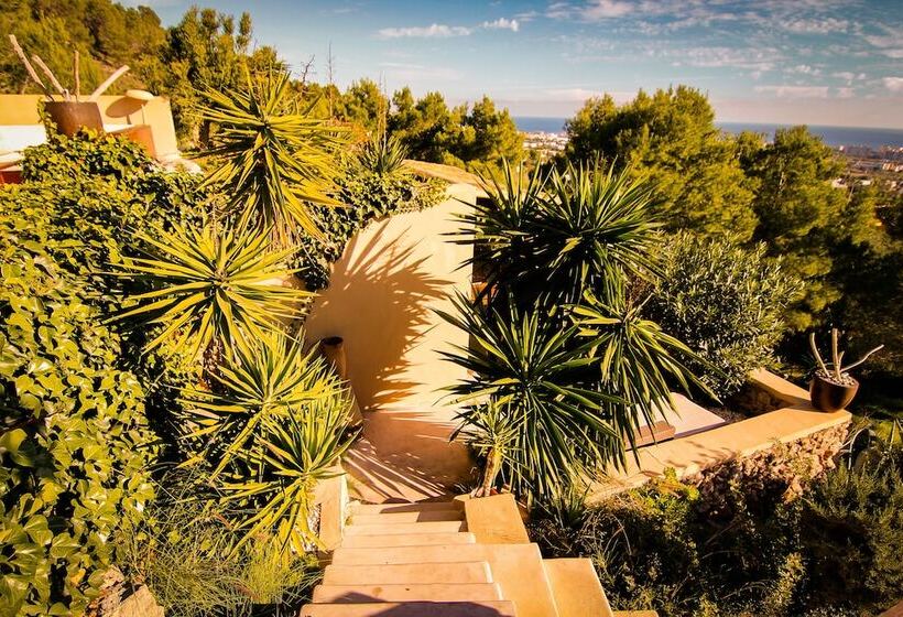 Villa The Rock Legends