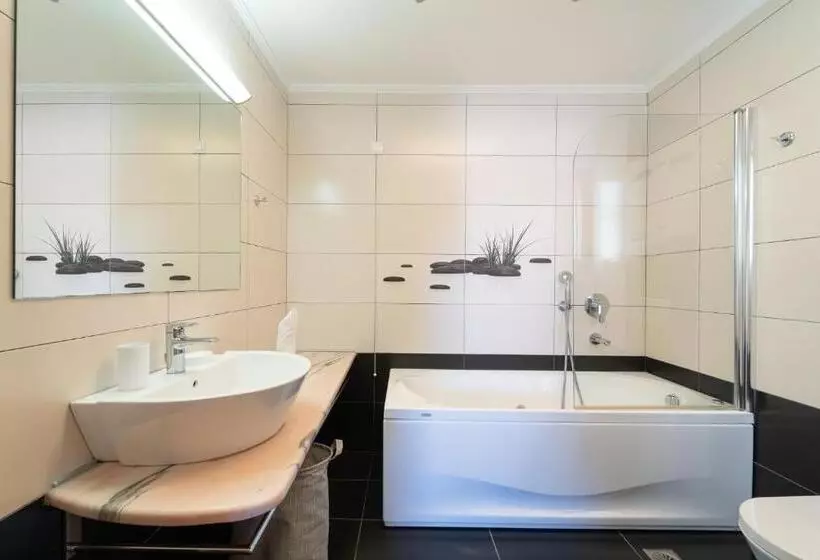 Hotelli Niriides Luxury Villas