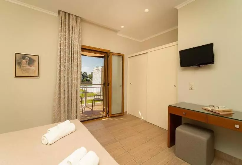 Hotelli Niriides Luxury Villas