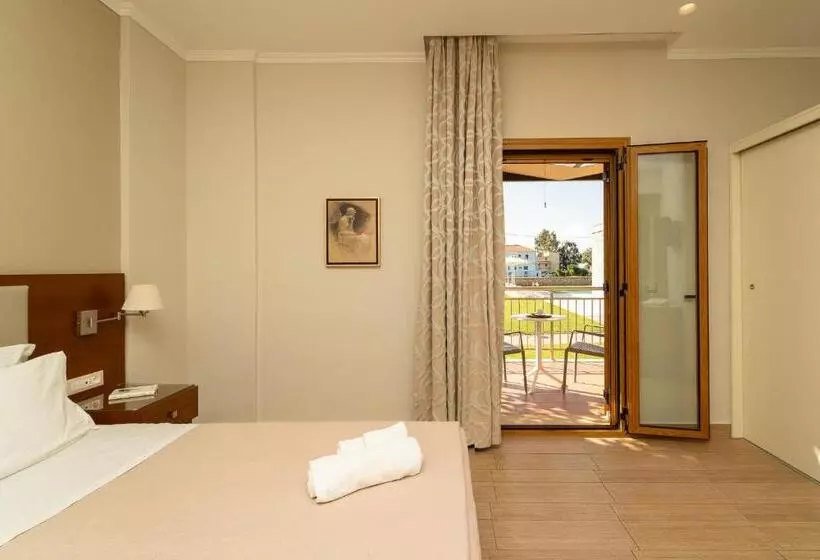 Hotelli Niriides Luxury Villas