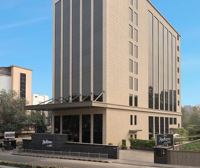 בית מלון כפרי Radisson Mumbai Andheri Midc