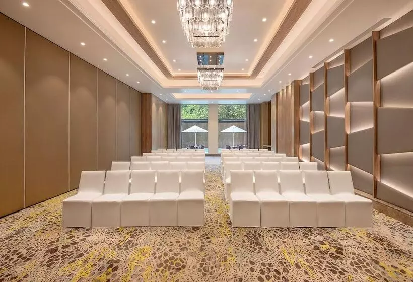 ホテル Radisson Mumbai Andheri Midc