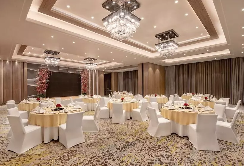 ホテル Radisson Mumbai Andheri Midc