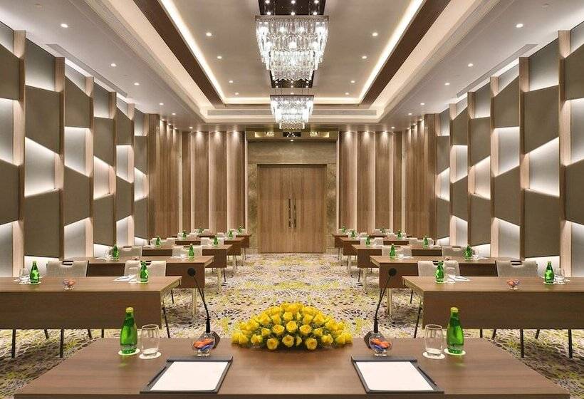 בית מלון כפרי Radisson Mumbai Andheri Midc