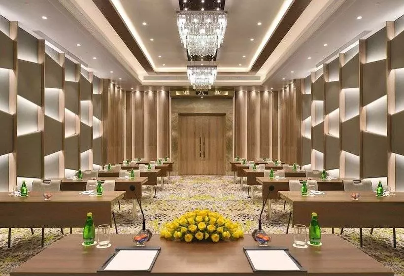 ホテル Radisson Mumbai Andheri Midc