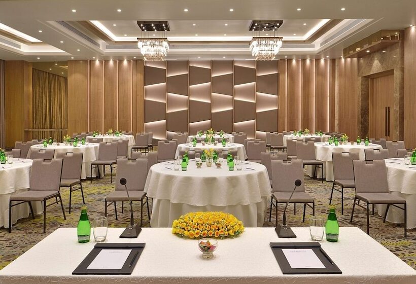 בית מלון כפרי Radisson Mumbai Andheri Midc