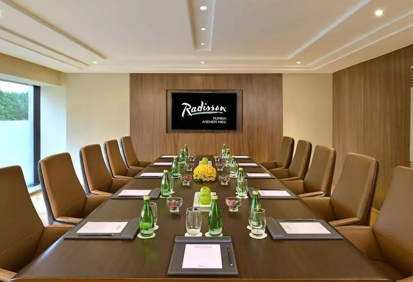 ホテル Radisson Mumbai Andheri Midc