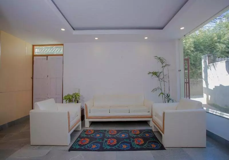 هتل Oyo 246 Tensar