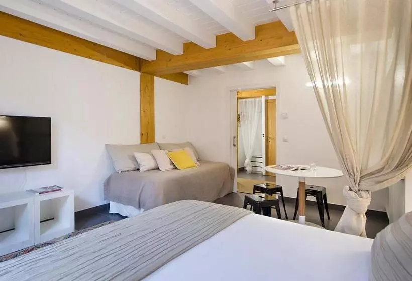 Estudios La Casa De Santa María