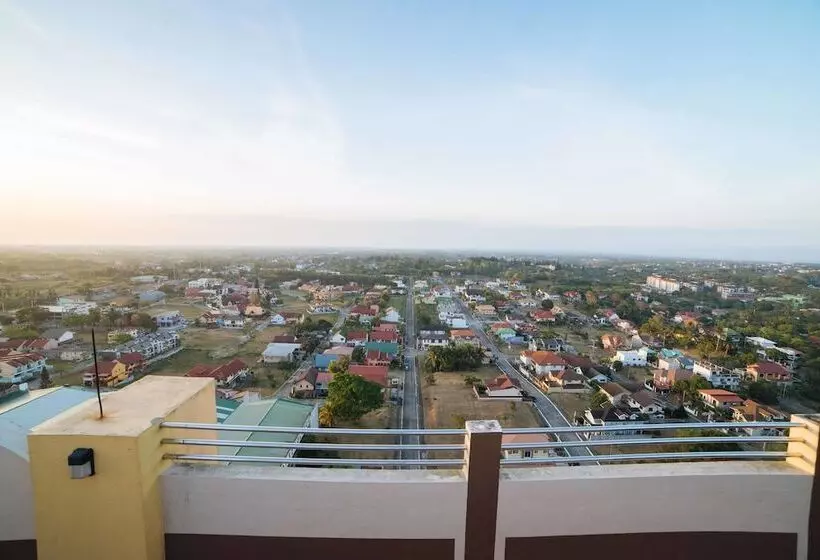 Hotelli Reddoorz Premium @ Cityland Tagaytay 2