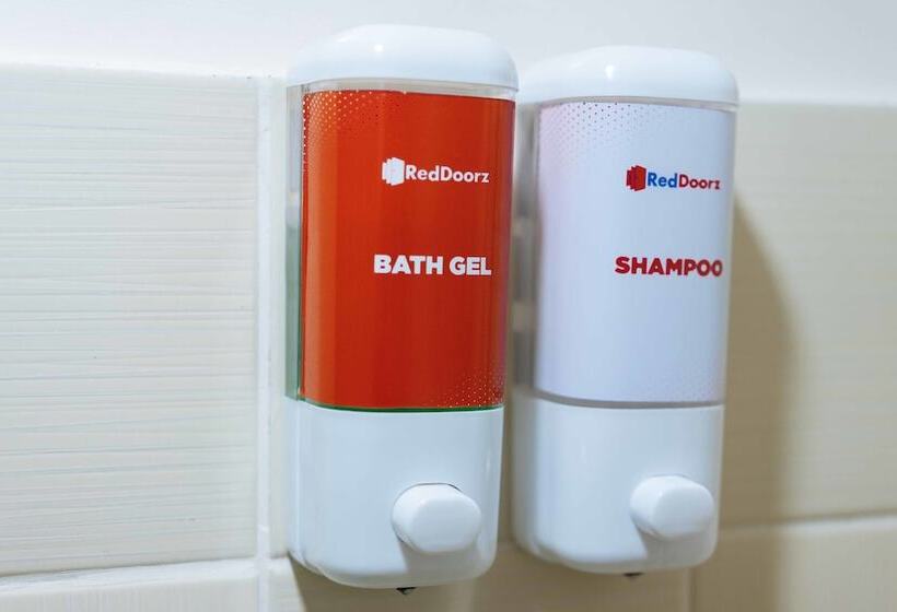 هتل Reddoorz Premium @ Cityland Tagaytay 2