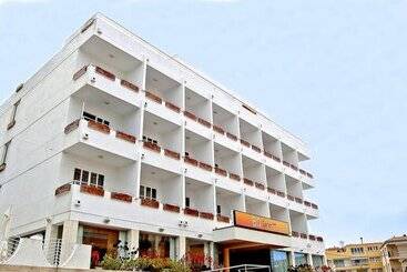 Hotelli Bq Sarah Adults Only