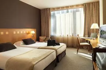 Отель Carlemany Girona