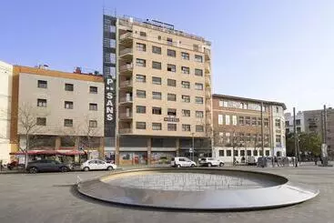 Отель Hostal Sans