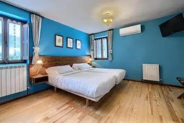 Hotel Hostal Almadiero