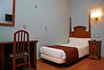 هتل Hostal Victoria Ii