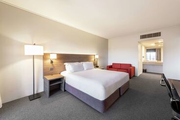 בית מלון כפרי Doubletree By Hilton Alice Springs