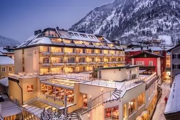 Norica   Thermenhotels Gastein Mit Dem Bademantel Direkt In Die Therme