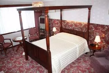 Motel Mayfair On Cavell