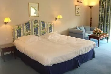 هتل Chateau de Limelette