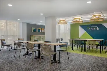 Hotel Carlingview Toronto Airport