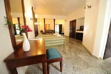 هتل Palms, Mount Lavinia