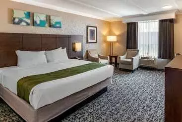 호텔 Quality Inn & Conference Centre