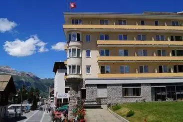 ホテル Schweizerhof Pontresina