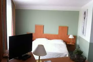 호텔 Isa International Sport Arena &