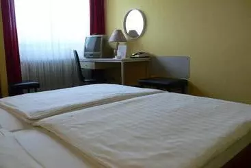 Hotel Meran Hallenbad & Sauna