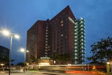 בית מלון כפרי Pullman Stuttgart Fontana