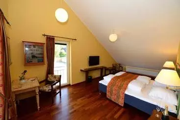 فندق And Restaurant Fru Larsen