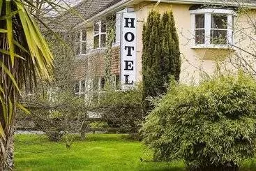 The Cedar Lodge Hotel And Restaurant