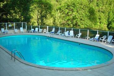 Отель Logis Hôtel Restaurant Belle Rive