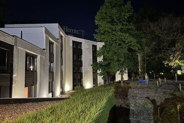 هتل Logis Hôtel Restaurant Des Acacias Lille Tourcoing