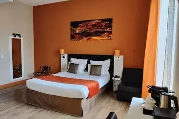 Hotel The Originals Boutique, Hôtel De L Univers, Montluçon