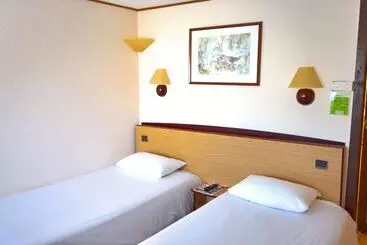 هتل Campanile Nevers Nord  Varennesvauzelles