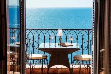 בית מלון כפרי Hôtel La Pérouse Nice Baie Des Anges   Recently Fully Renovated