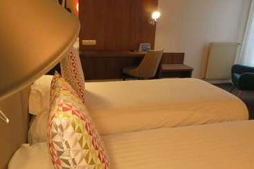 ホテル Campanile Chartres Centre Gare Cathédrale