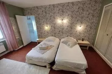 فندق Logis Hôtel Restaurant La Vieille Auberge, Art And Gallery