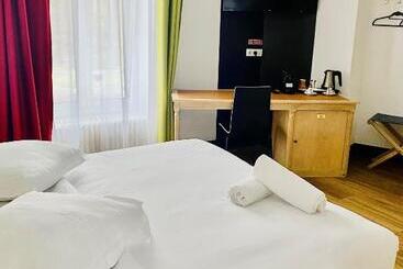 Enzo Hotels Limoges Centre Jourdan By Kyriad Direct