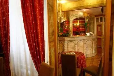 호텔 Royal Hôtel Angers